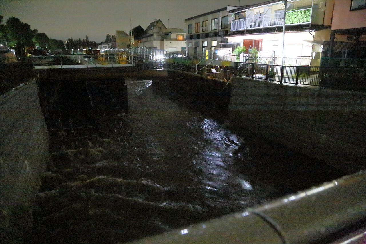 台風19号による石神井川の増水状況 22時現在 元石神井小学生新聞編集長のblog