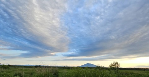 1719545547188.jpg夕方の空