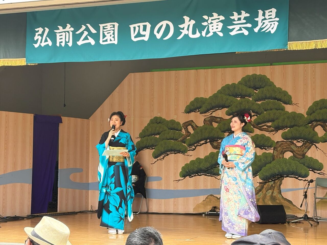 桜の弘前、民謡ステージへ🌸(^^♪ : 津軽三味線会館