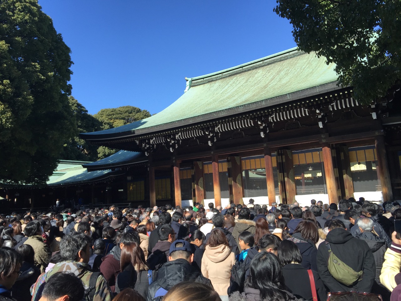 やっと明治神宮に参拝 会社員の海外１人旅