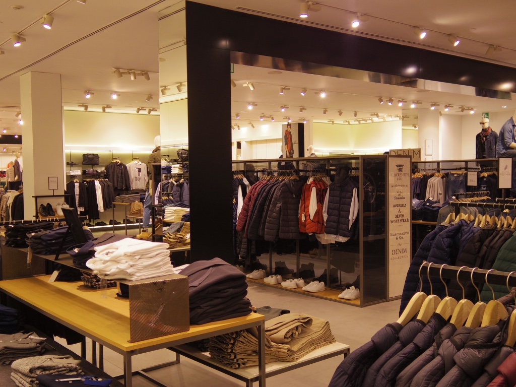 バルセロナ発ファストファッションブランド Mango 会社員の海外1人旅 バルセロナ発ファストファッションブランド Mango 会社員の海外1人旅