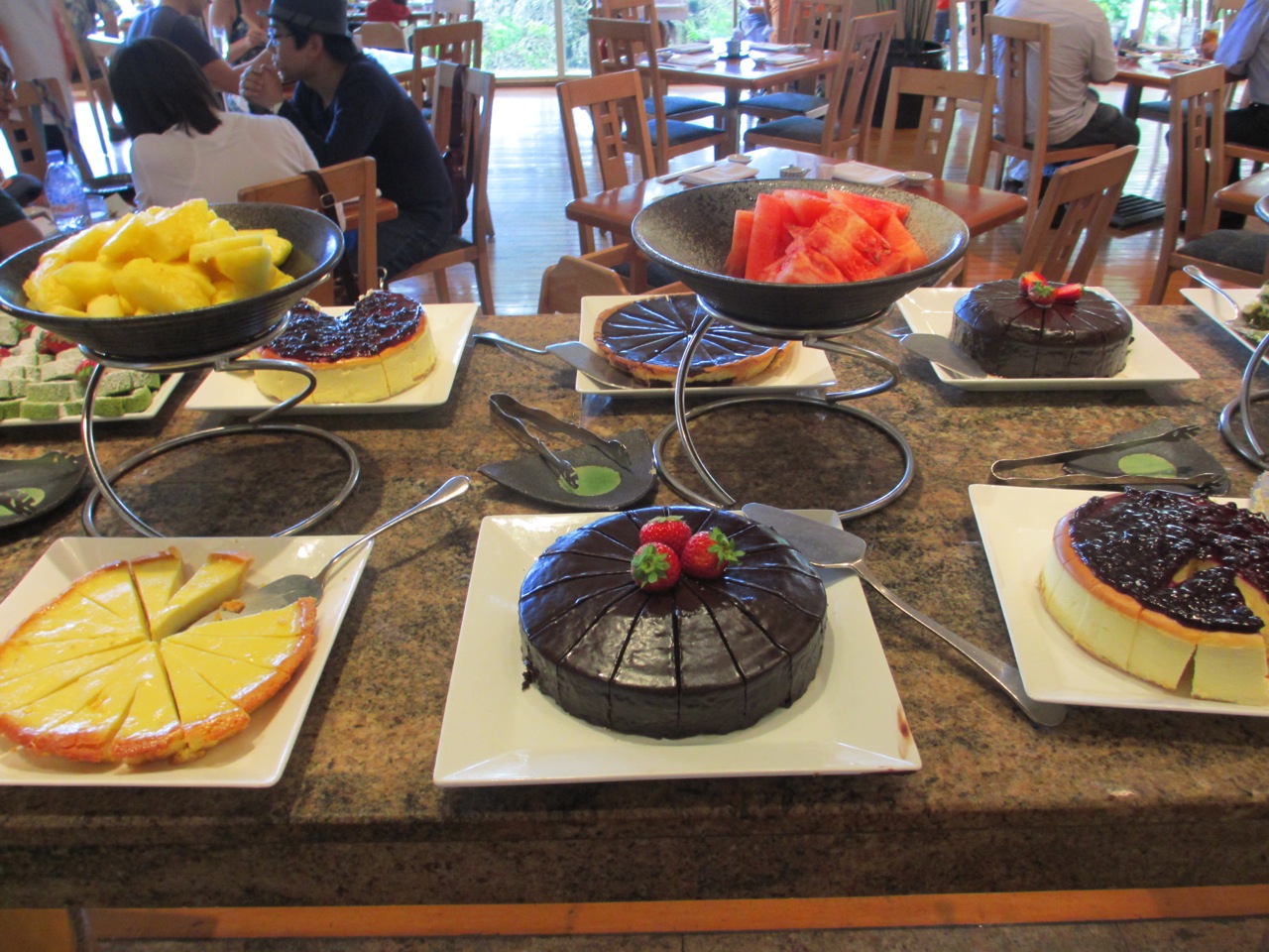 グアムレストラン 虹 ランチブッフェ 会社員の海外1人旅 グアムレストラン 虹 ランチブッフェ 会社員の海外1人旅