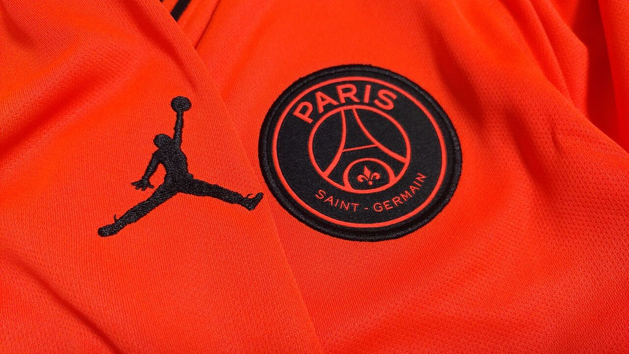 29着目 19 パリ サンジェルマン Away 長袖 10ネイマールjr カップ戦仕様 安来 デ フットサル