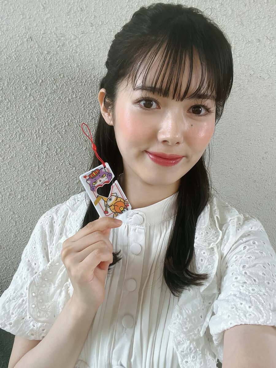 【セント】谷尻萌　爽やかな水色ワンピース姿披露「ステキな笑顔」「女神様」とファンうっとり【めざまし めざど 土曜日やんなぁ？】