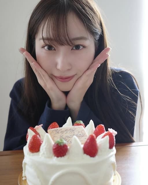 【めざまし】林佑香 23歳の誕生日や多彩なコーディネートも紹介されている。【セント】