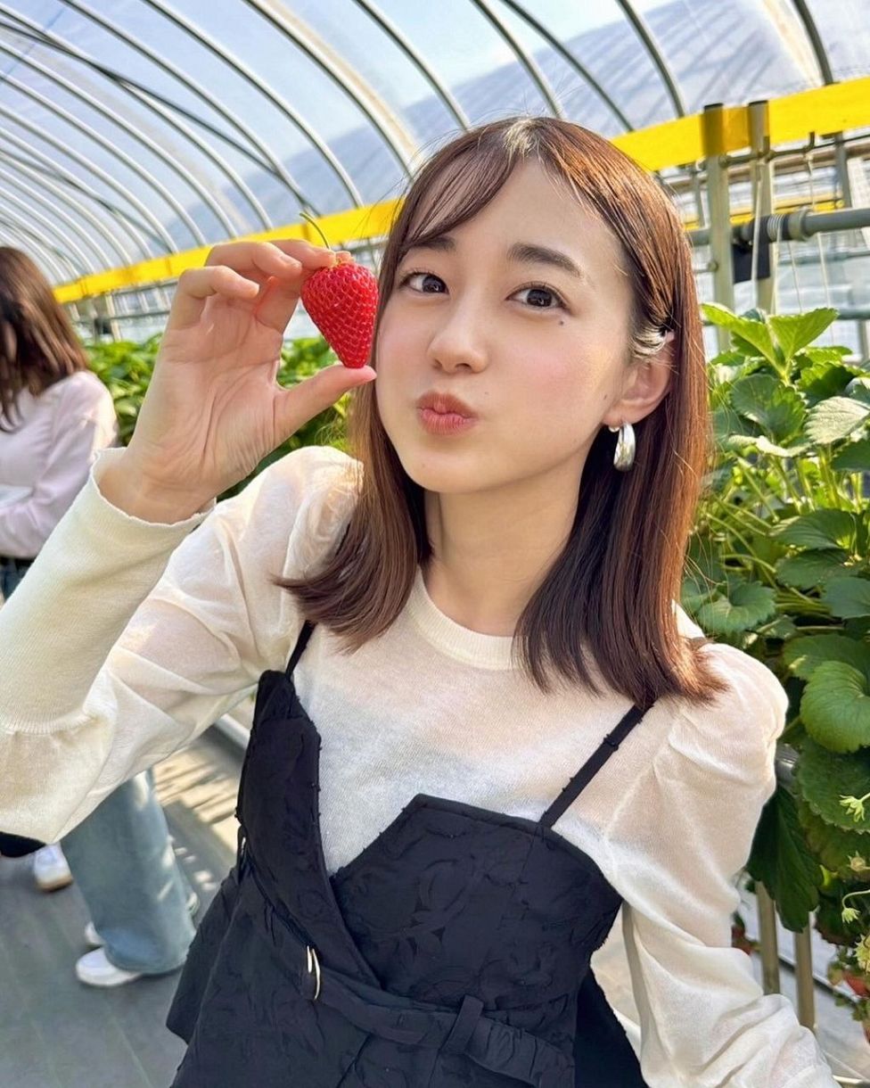 TBS★若林有子 魅力的な“赤コーデ”にファンもん絶「ズルいくらいにかわいい」【ひるおび　Nスタ　ラフターナイト】