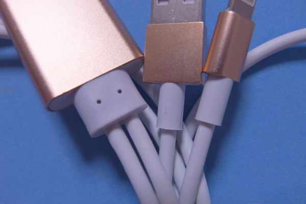 Lightning��HDMI�Ѵ������֥�_003