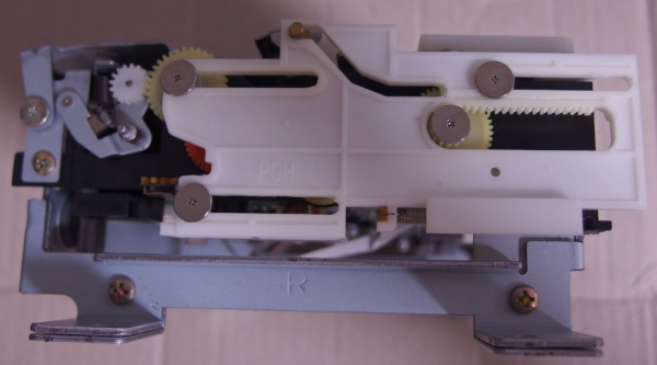 側面の白い部品_RD-VH7PC