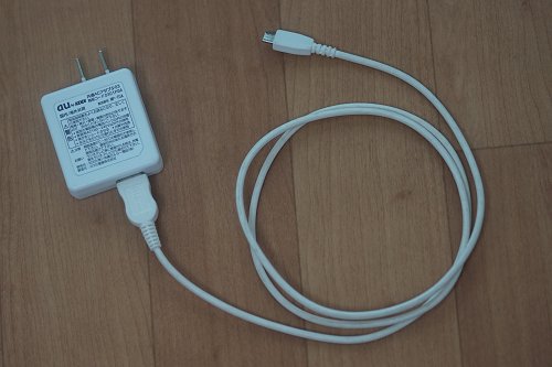 auの共通ACアダプタ03(0301PGA)