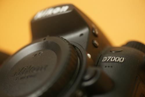 D7000