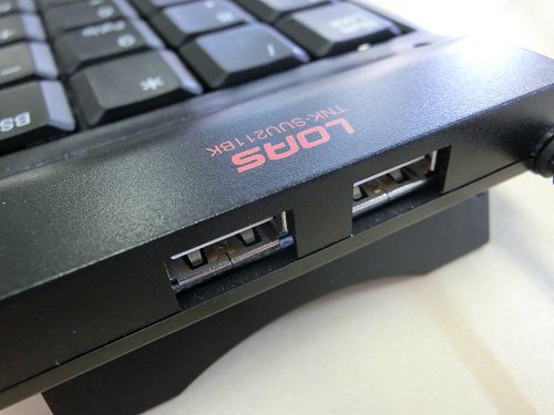 テンキー(TNK-SUU211BK)には2つのUSB端子がある