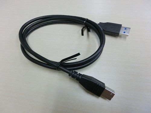 USB3.0ケーブルが付属