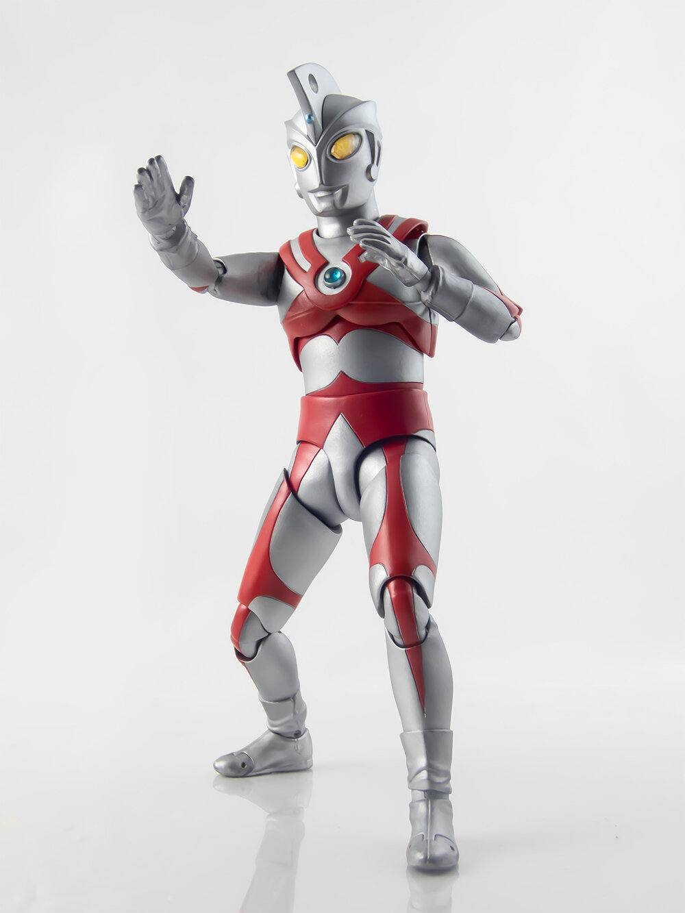 S H Figuarts ウルトラ6兄弟勢揃い 明日のエースは君だ ２月２５日一般店頭 ネット予約開始 S H Figuarts ウルトラマンエース レビュー S H Figuarts エス エイチ フィギュアーツ スタッフブログ