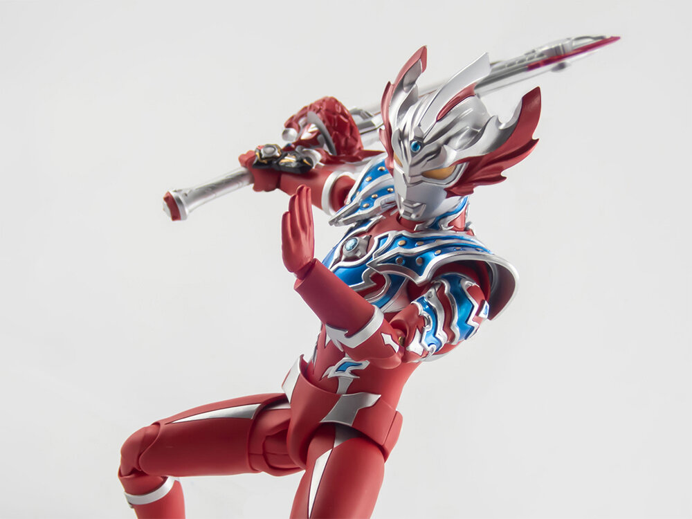 s.h.figuartsウルトラマンタイガトライストリウム フィギュアーツ