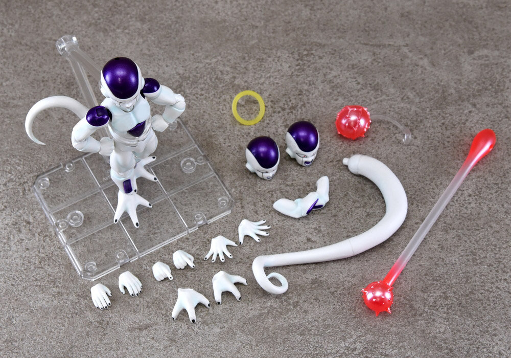 4月27日(金)発売 「S.H.Figuarts フリーザ 最終形態-復活-」製品