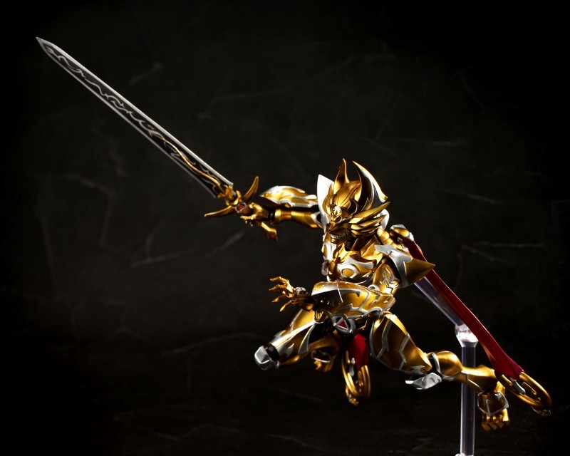 闇を切り裂く金色の牙！「黄金騎士 ガロ（レオン 刻印Ver.）」撮り