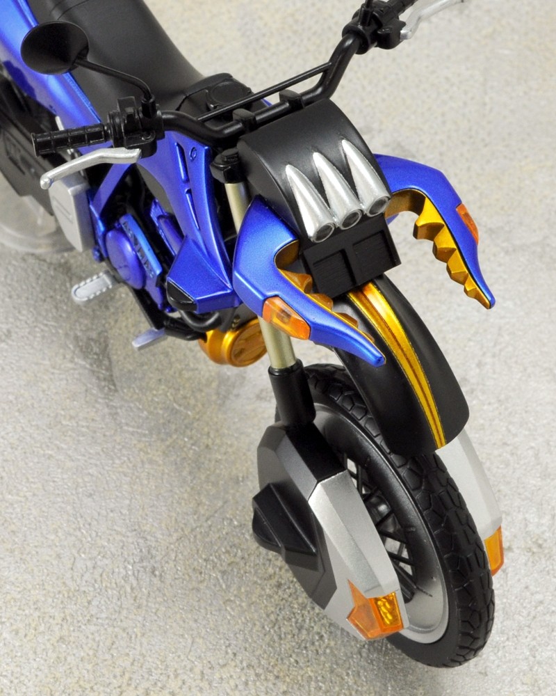 仮面ライダーガタック専用マシン「S.H.Figuarts ガタック 仮面ライダーガタック専用マシン「S.H.Figuarts ガタック