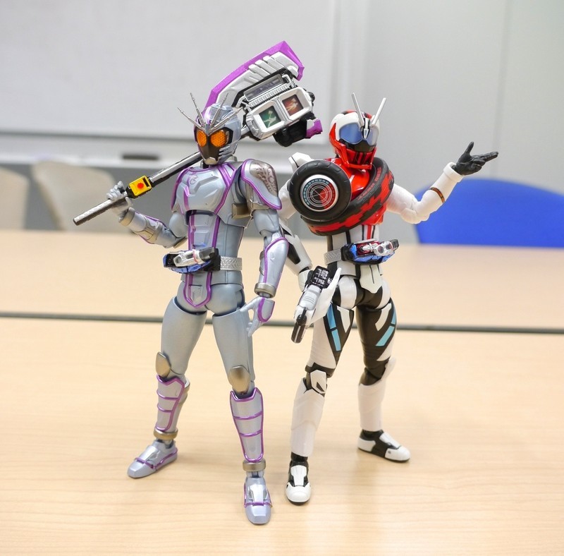 仮面ライダーチェイサー＆デッドヒートマッハ サンプルレビュー