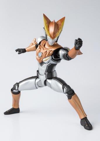 S.H.フィギュアーツ　ウルトラマンR/B 未開封 Amazon.co.jp: TAMASHII NATIONS S.H.フィギュアーツ