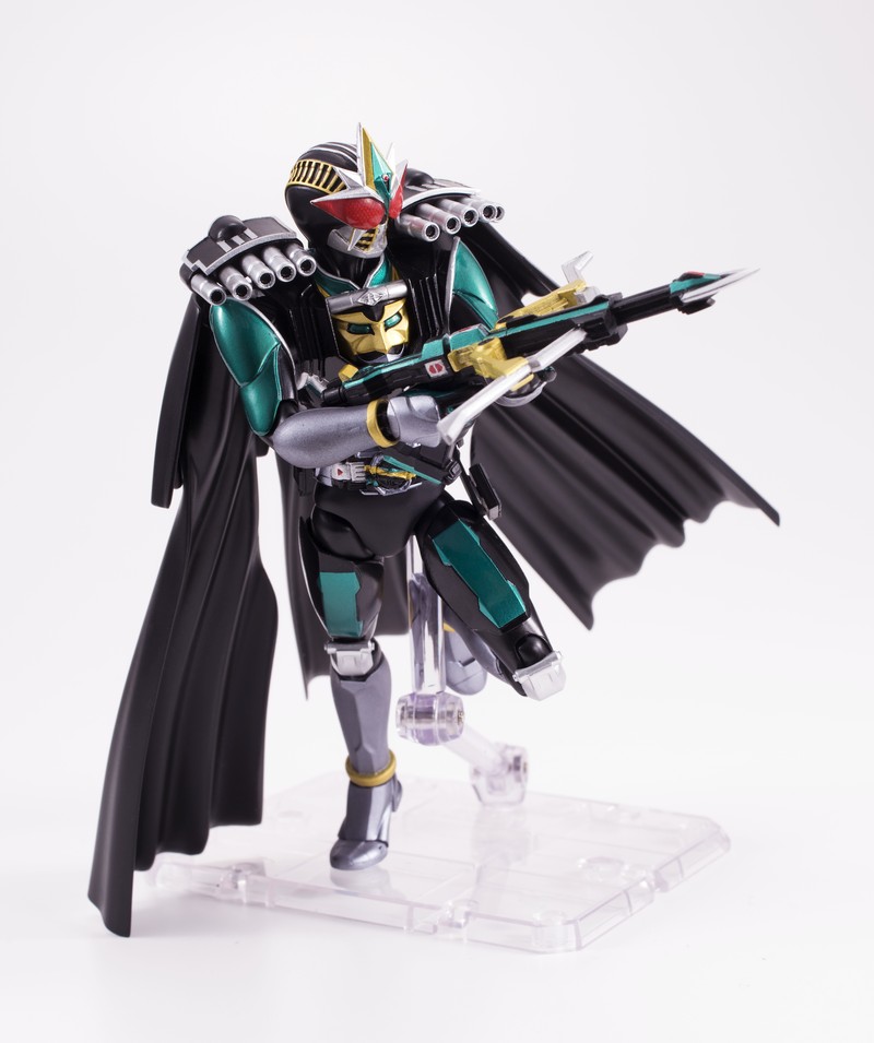 新品　S.H.フィギュアーツ   仮面ライダーゼロノス　ベガフォーム Amazon.co.jp: S.H.フィギュアーツ 仮面ライダーゼロノス ベガ