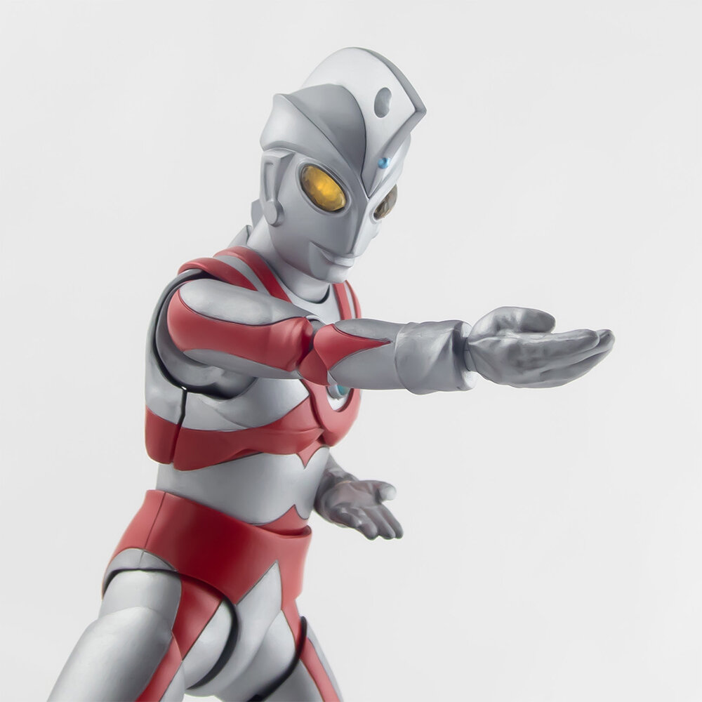 S H Figuarts ウルトラ6兄弟勢揃い 明日のエースは君だ ２月２５日一般店頭 ネット予約開始 S H Figuarts ウルトラマンエース レビュー S H Figuarts エス エイチ フィギュアーツ スタッフブログ