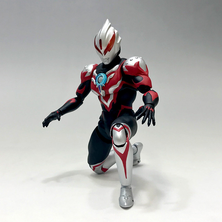 レビュー】S.H.Figuarts ウルトラマンオーブ サンダーブレスター