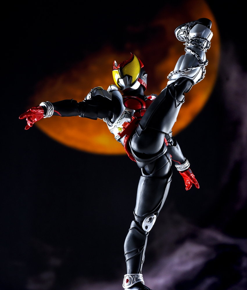 shフィギュアーツ  真骨彫　仮面ライダーキバ　初回版