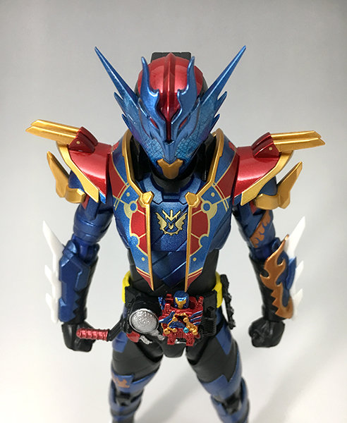 Amazon.co.jp: S.H.Figuarts 仮面ライダーグレートクローズ
