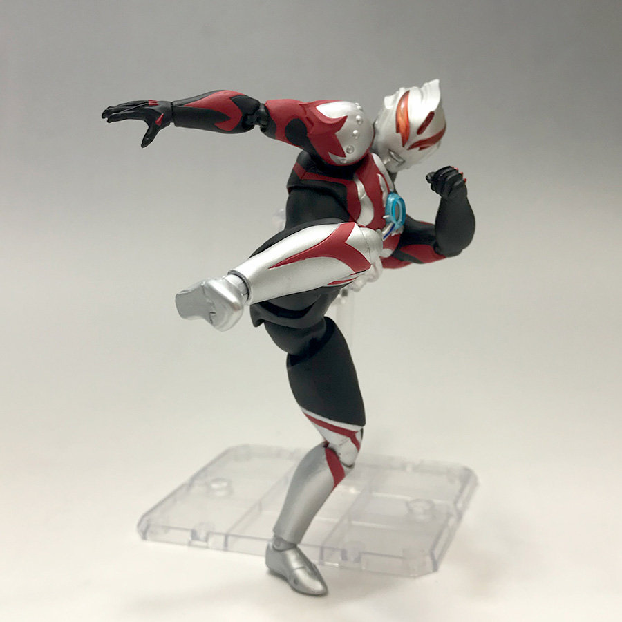 光と闇の力、おかりします！” 「ウルトラマンオーブ サンダー