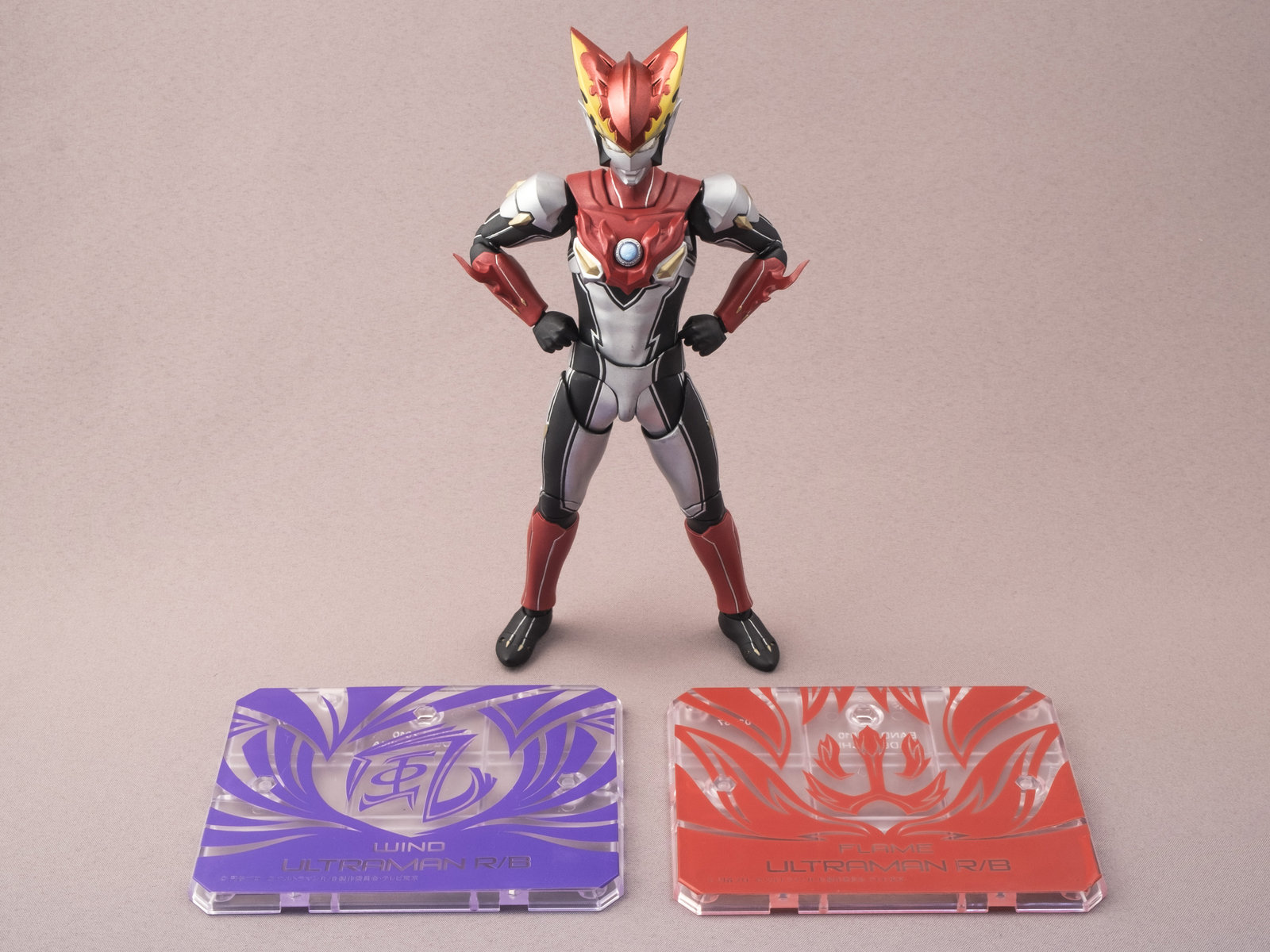 S.H.フィギュアーツ　ウルトラマンR/B 未開封 Amazon.co.jp: TAMASHII NATIONS S.H.フィギュアーツ