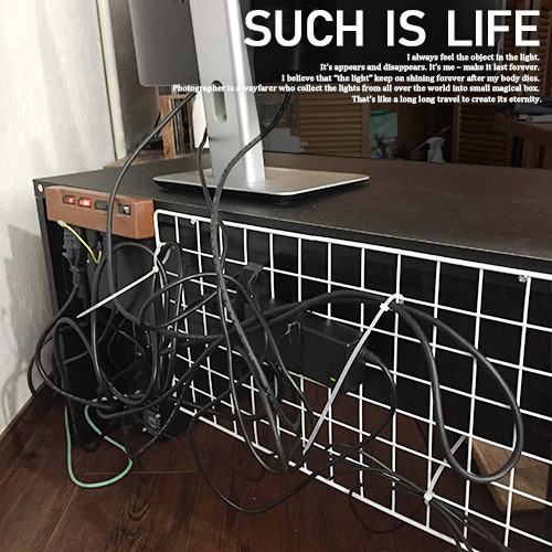 セリア を使ってpcの配線をすっきり Keitoのblog セリア を使ってpcの配線をすっきり Keitoのblog