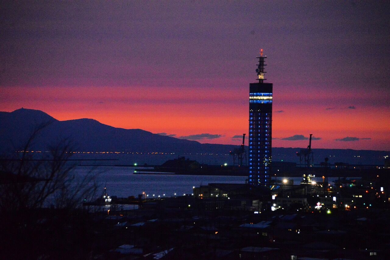 高清水の丘から秋田港夕景 : 僕の歩く町3