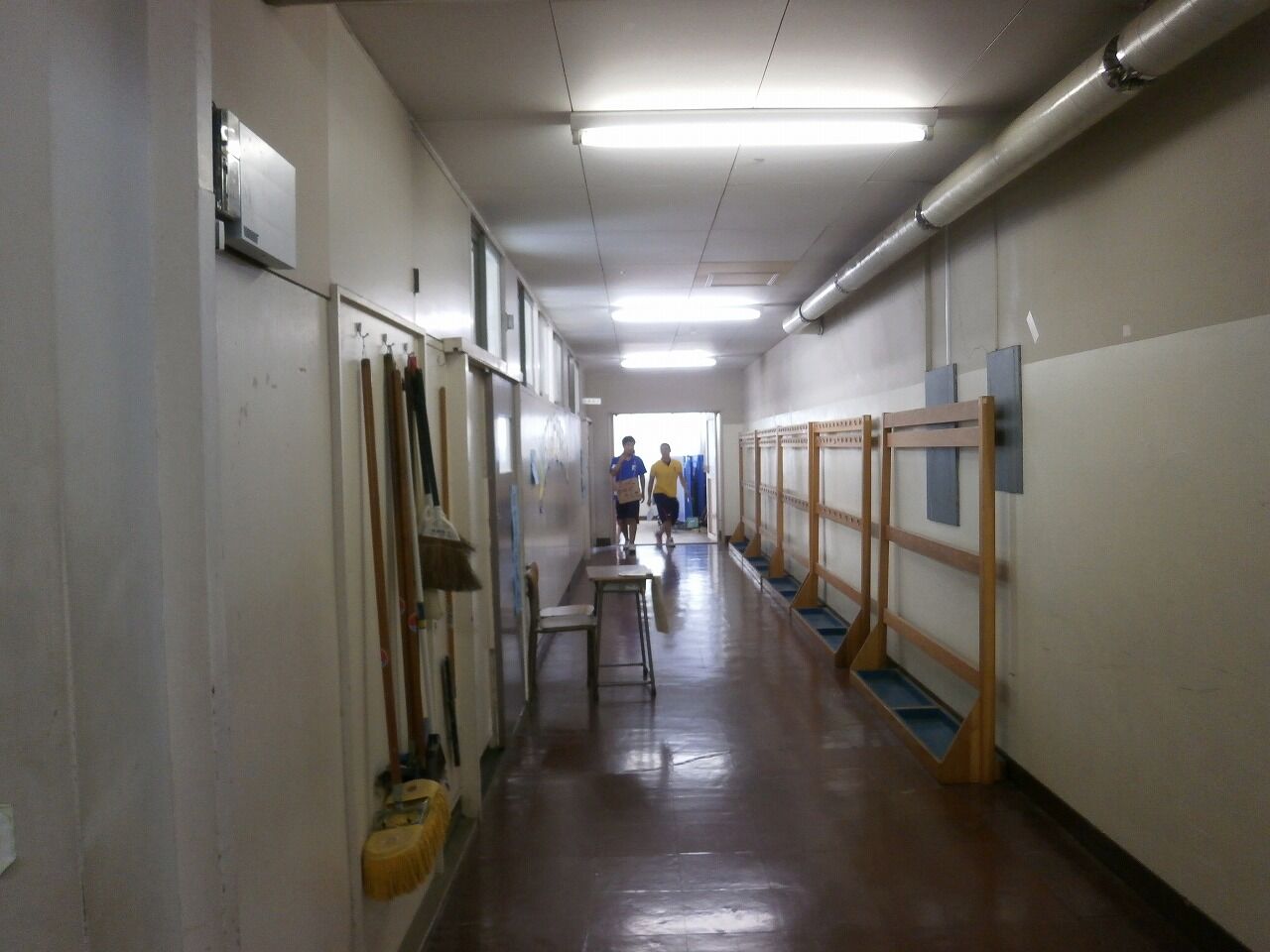 13年撮影 秋田中央高校旧校舎 マンサクの花 僕の歩く町３