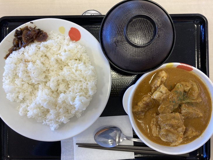 マッサマンカレー　タイ　松屋