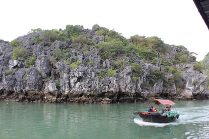 カットバ　ハロン湾　クルーズ　奇岩