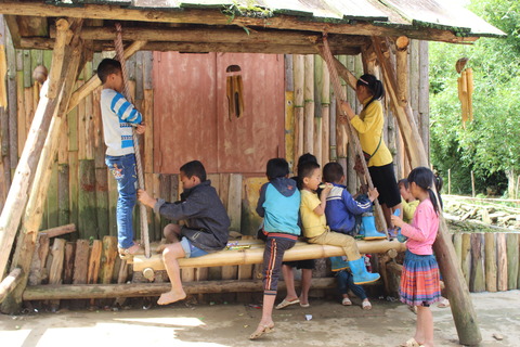 カットカット村のこどもたち