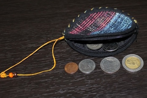 小銭入れ（タイで購入）