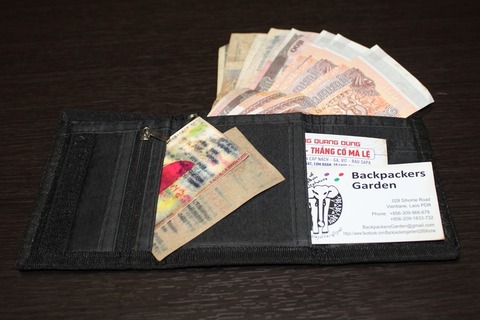 現地通貨用の財布