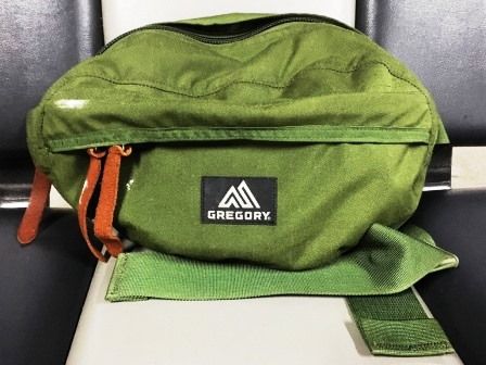 旅の荷物 持ち物 ウエストバッグ ©アジアしあわせ特急