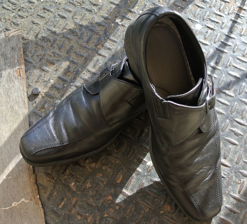 評判のいいテクシーリュクスが最高 サイズ感は大きめだから小さめ買おうぜ アウトレットのアシックスの店舗に行こう 発達障害adhdしばご 株で生きてく