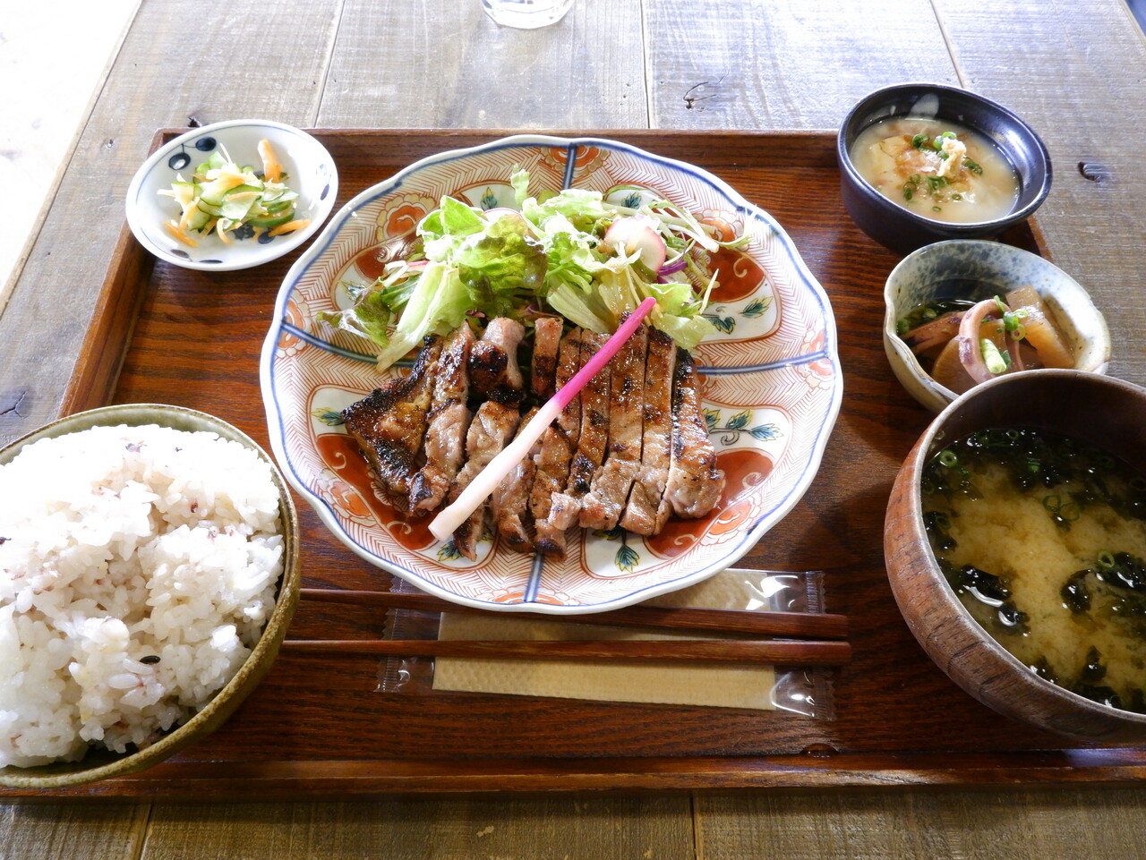 炭焼き ミンナミ食堂 ～ 豚ロースの西京焼き定食 : 柴ポチダイアリー