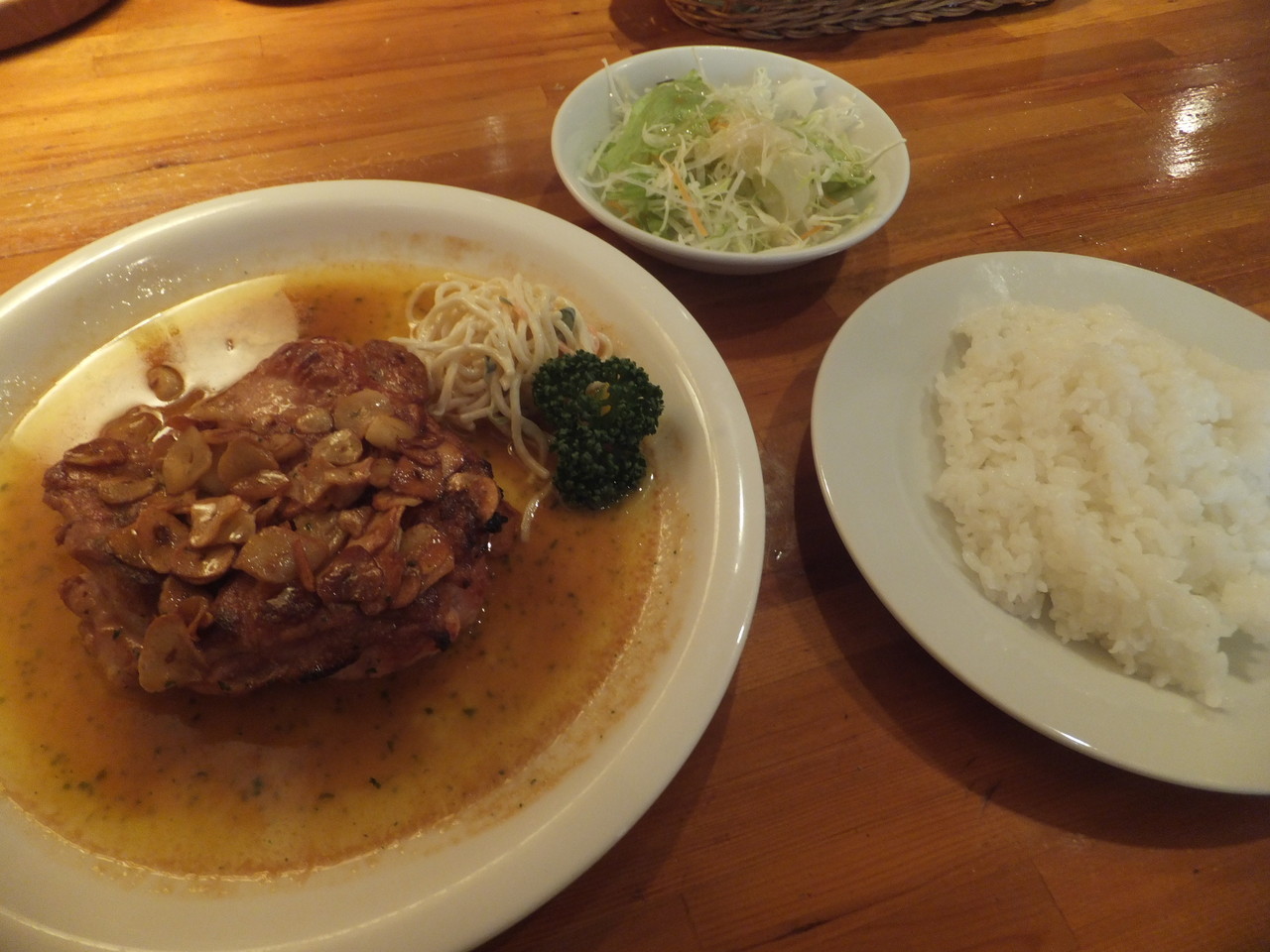 チキン ステーキ ガーリック ソース