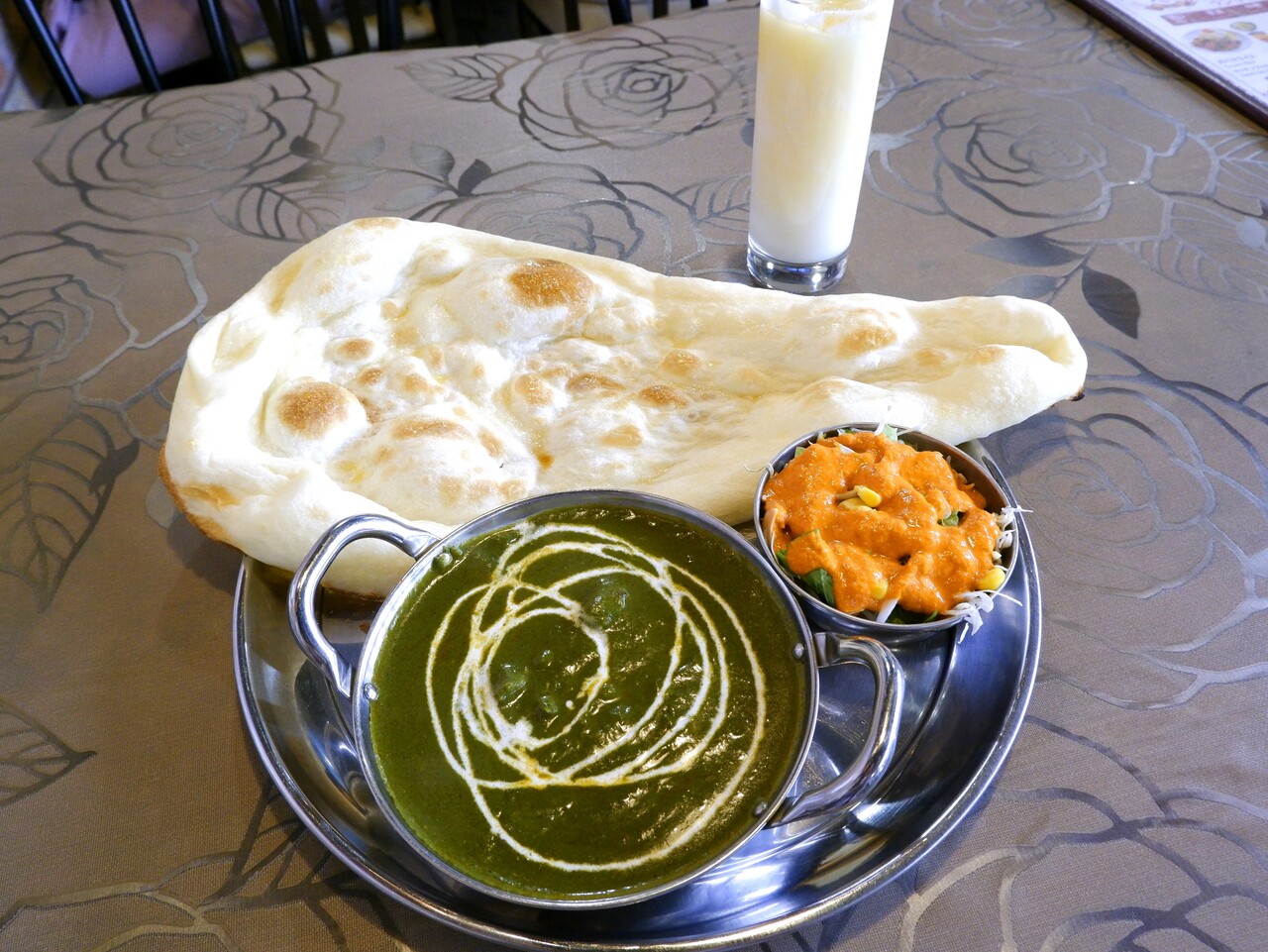 インドカレー専門店 好き ～ Bランチセットのほうれん草チキン : 柴