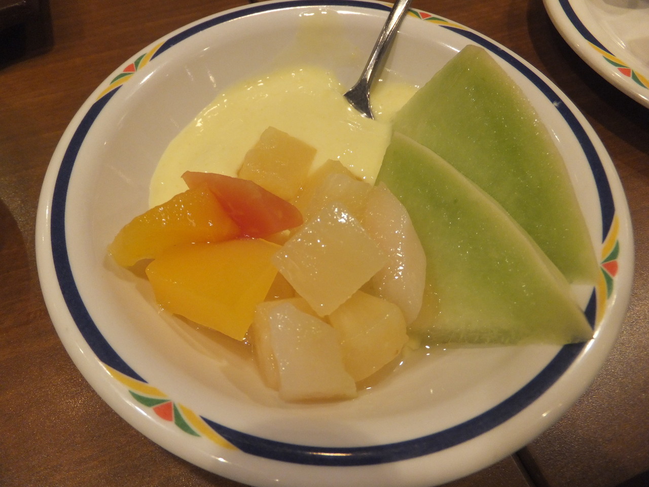 ステーキガスト大和店 チーズをのせた粗挽きビーフのペッパーハンバーグステーキ 柴ポチダイアリー