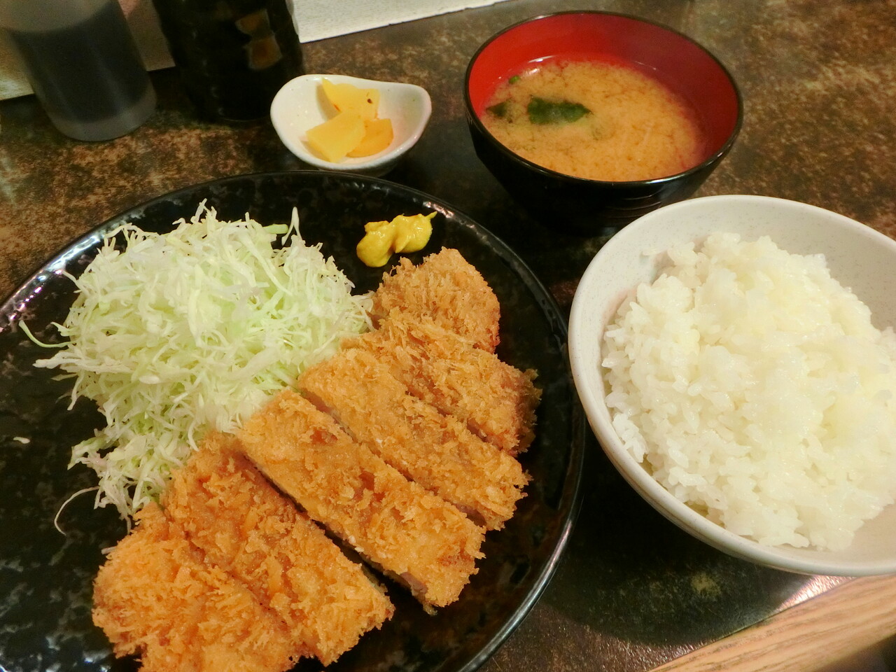 とんかつ 一品料理 まえだや ロースカツ定食 柴ポチダイアリー とんかつ 一品料理 まえだや ロースカツ定食 柴ポチダイアリー