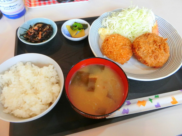 ごはんや ここーる ～ エビカツとメンチ : 柴ポチダイアリー