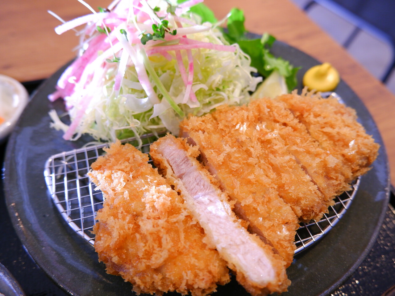 THE TONKATSU CLUB ～ 岩中豚ロースカツ定食 : 柴ポチダイアリー