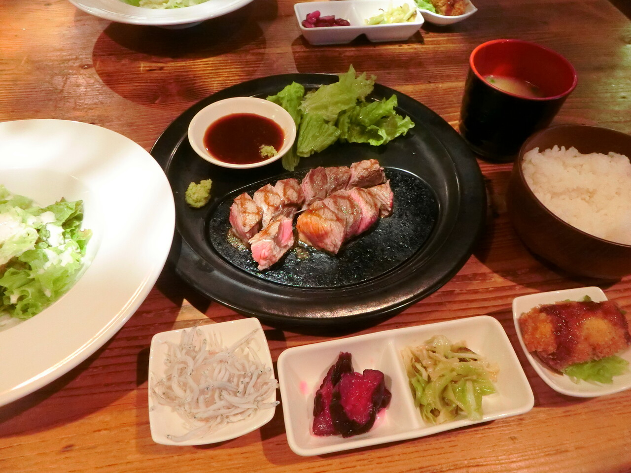 無国籍居酒屋 ぐろっと ステーキ定食 柴ポチダイアリー