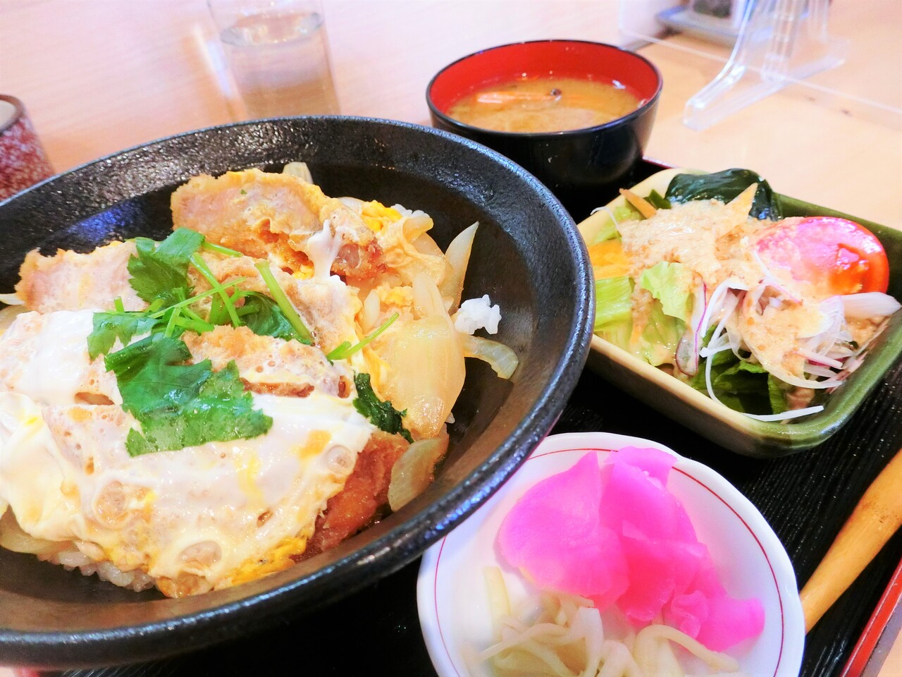 寿司処 清元 カツ丼 ミニサラダ 柴ポチダイアリー