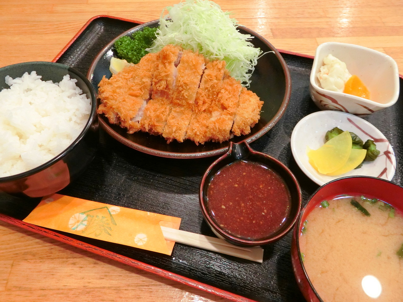 とんかつ専科 やまかつ ～ ロースカツ定 : 柴ポチダイアリー